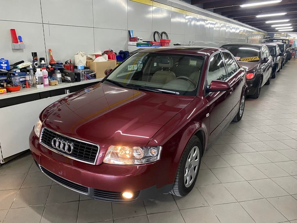 Audi A4 1.9 TDI Comfortline 1er prop+ carnet, Autos, Electronic Stability Program (ESP), Achat, 4 portes, Entreprise