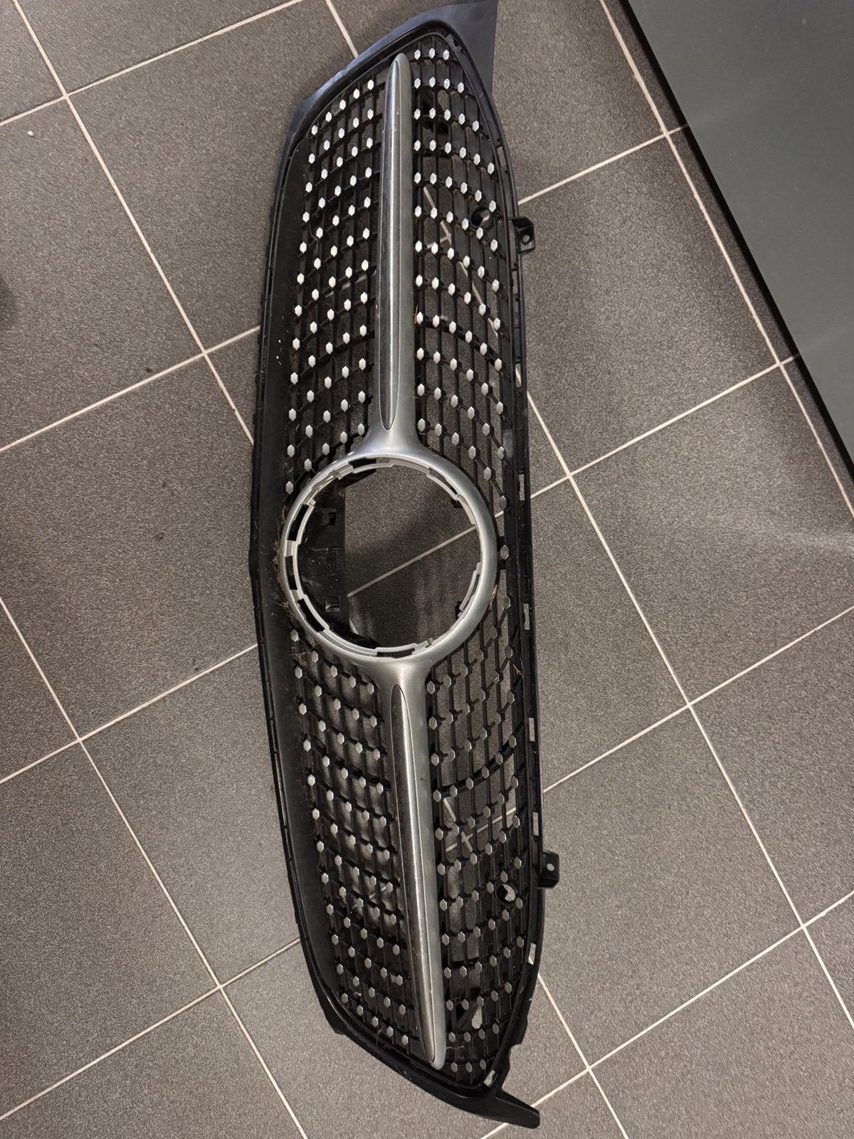 Calandre avant Mercedes CLA 2019-2023 Occasion, Enlèvement, Avant, Mercedes-Benz