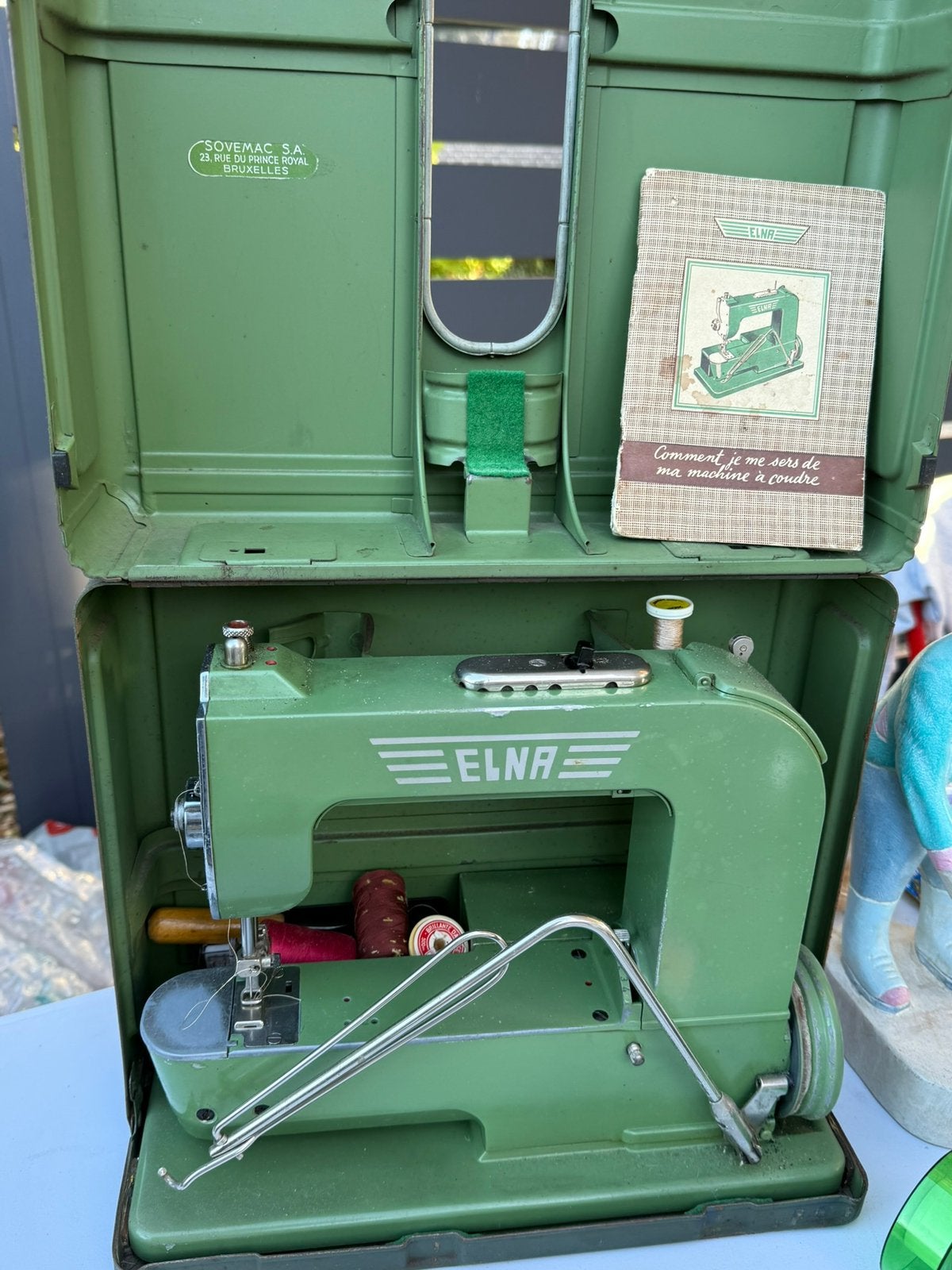 Machine a coudre ELNA, Enlèvement