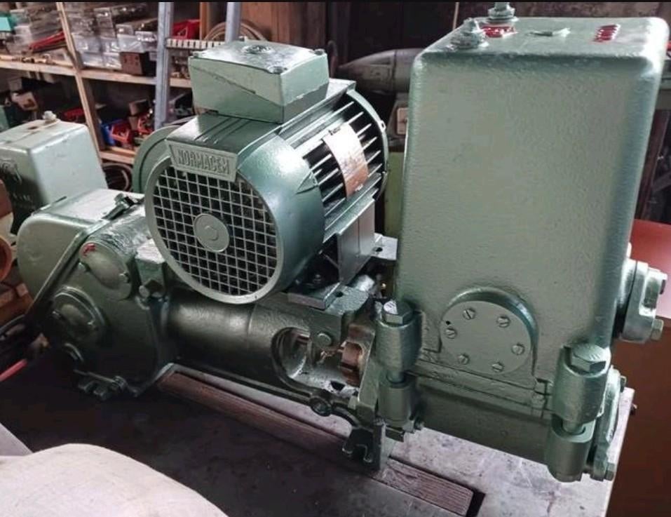 Gereviseerde pomp Clasal 4000L, Enlèvement