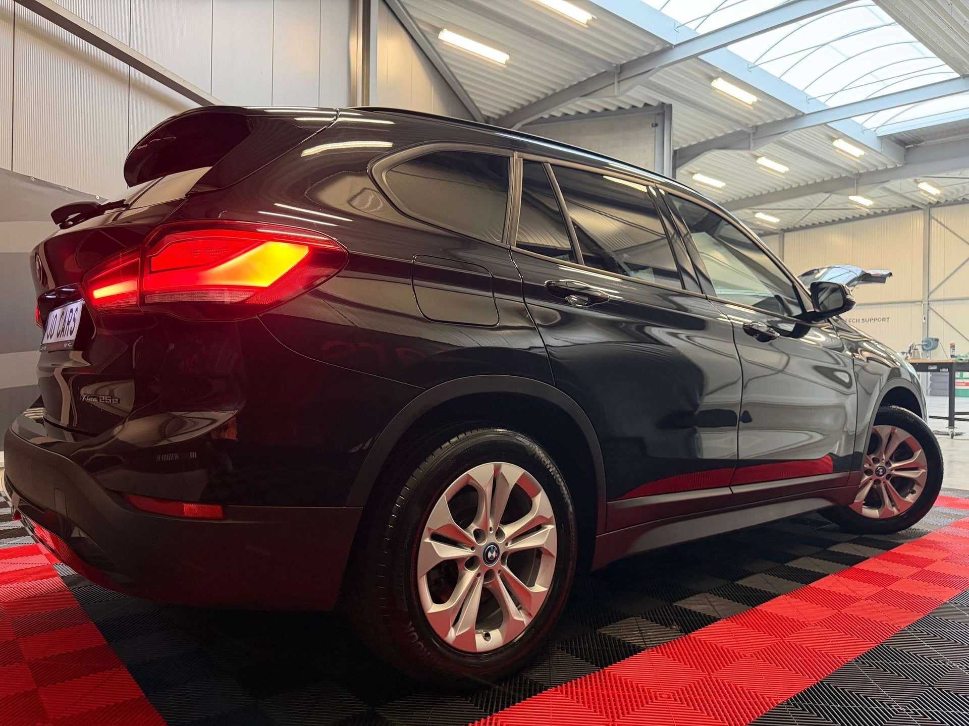 BMW X1 1.5iA/ xDrive25e/Leder/Led/Camera/Cc/Pdc/Head up/Zv/P, Dealer onderhouden, Gebruikt, Plug-in hybride, Bedrijf
