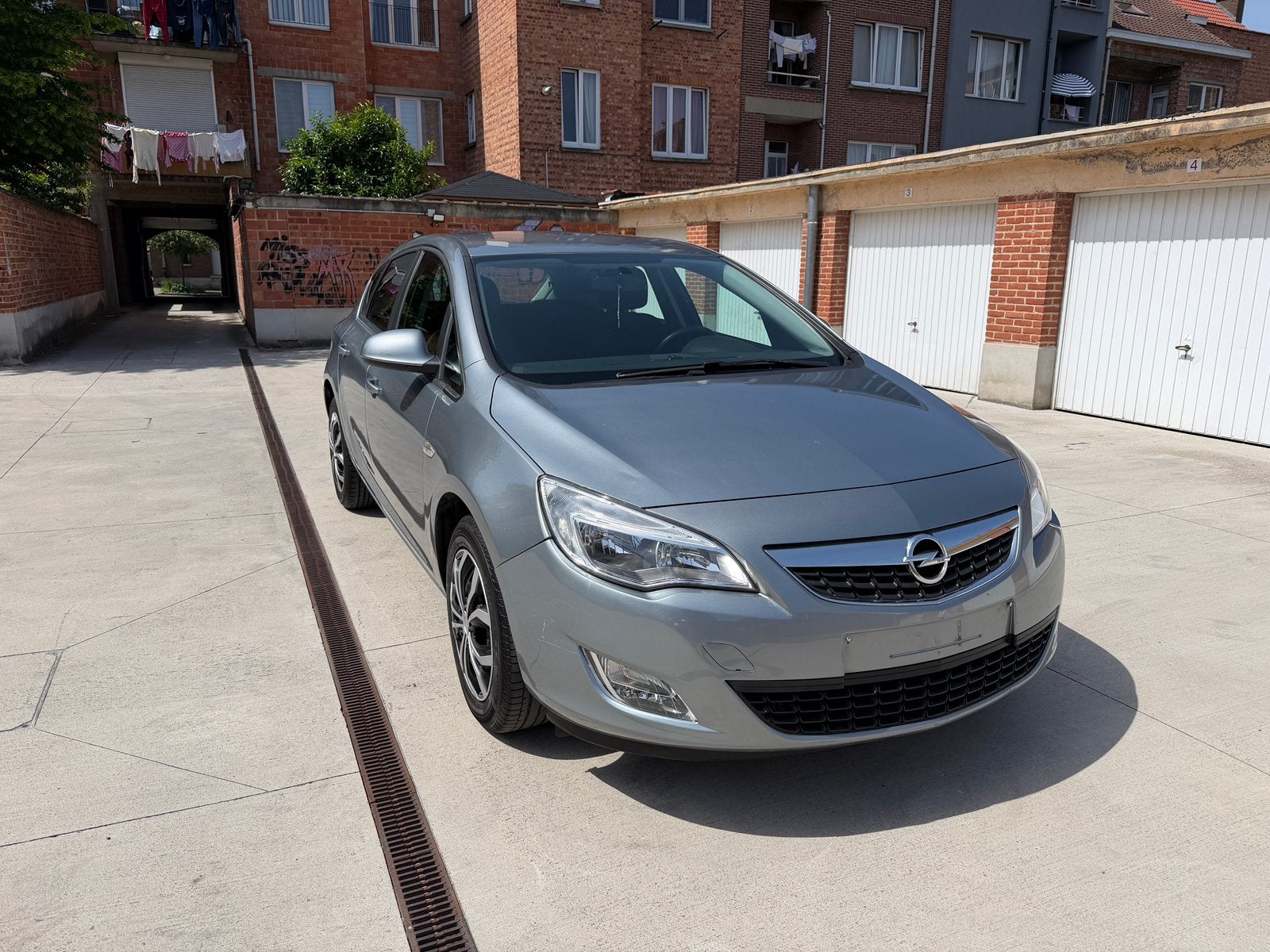 Opel Astra AUTOMATIQUE 2011 1.6 essence 84000km AC, Autos, Opel, Euro 5, Achat, Automatique, Particulier