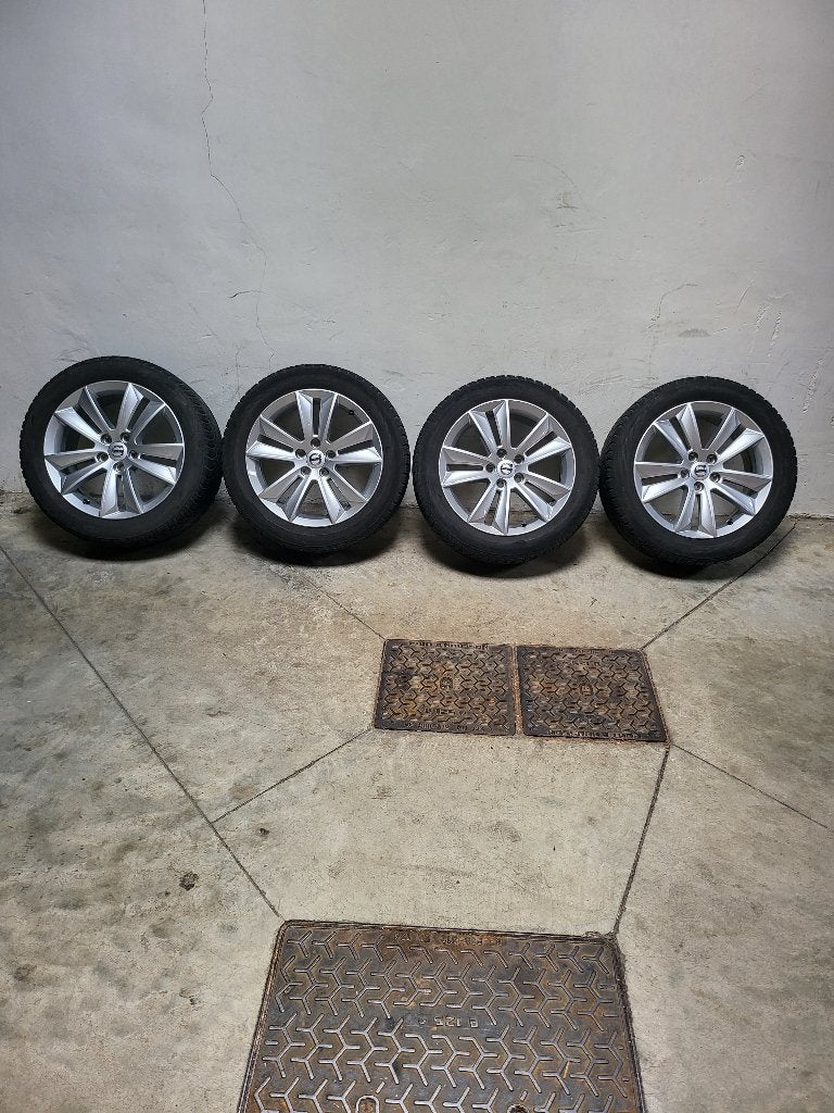 Originele Winterbanden+Velgen Volvo V60 II 2018-2026, Auto-onderdelen, Banden en Velgen, Gebruikt, Velg(en), 17 inch, Personenwagen