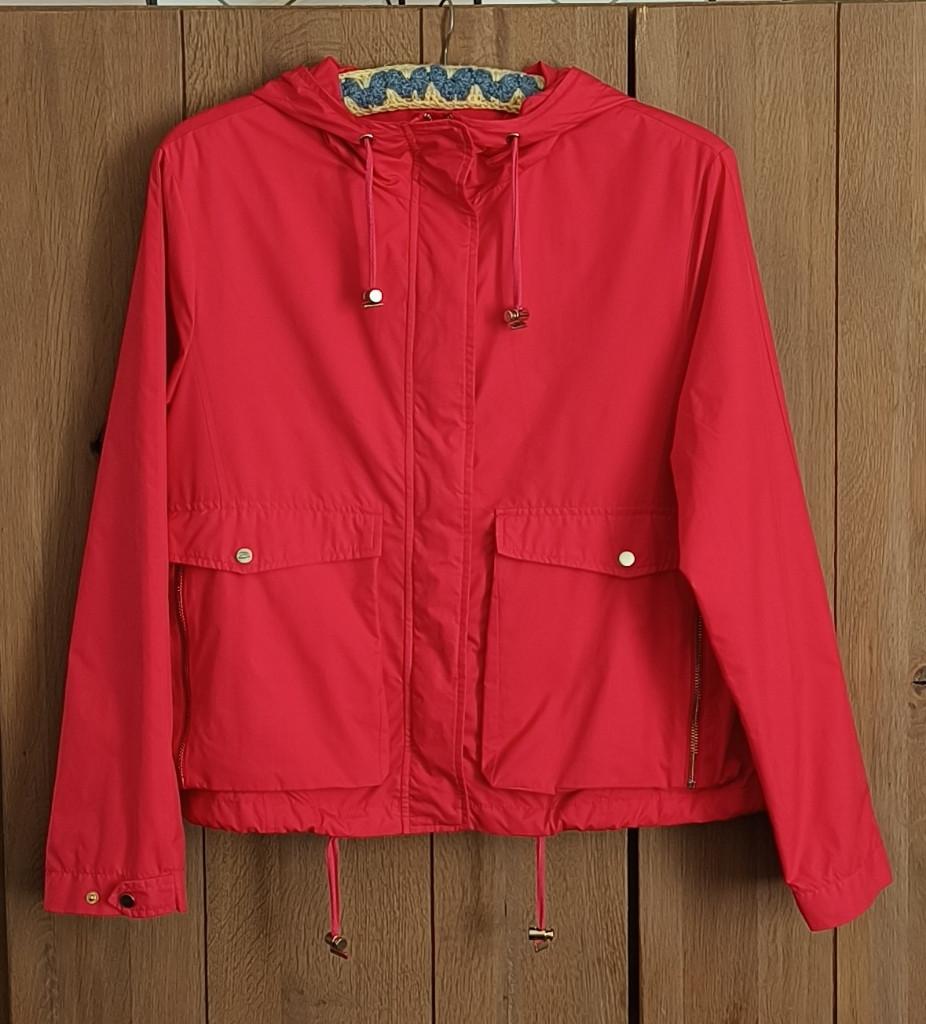 Rode jas met capuchon van Esprit maat L/XL, Ophalen, Maat 42/44 (L), Zo goed als nieuw, Rood