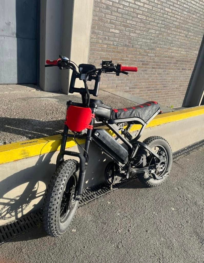 V20 mini customed, Enlèvement, Comme neuf