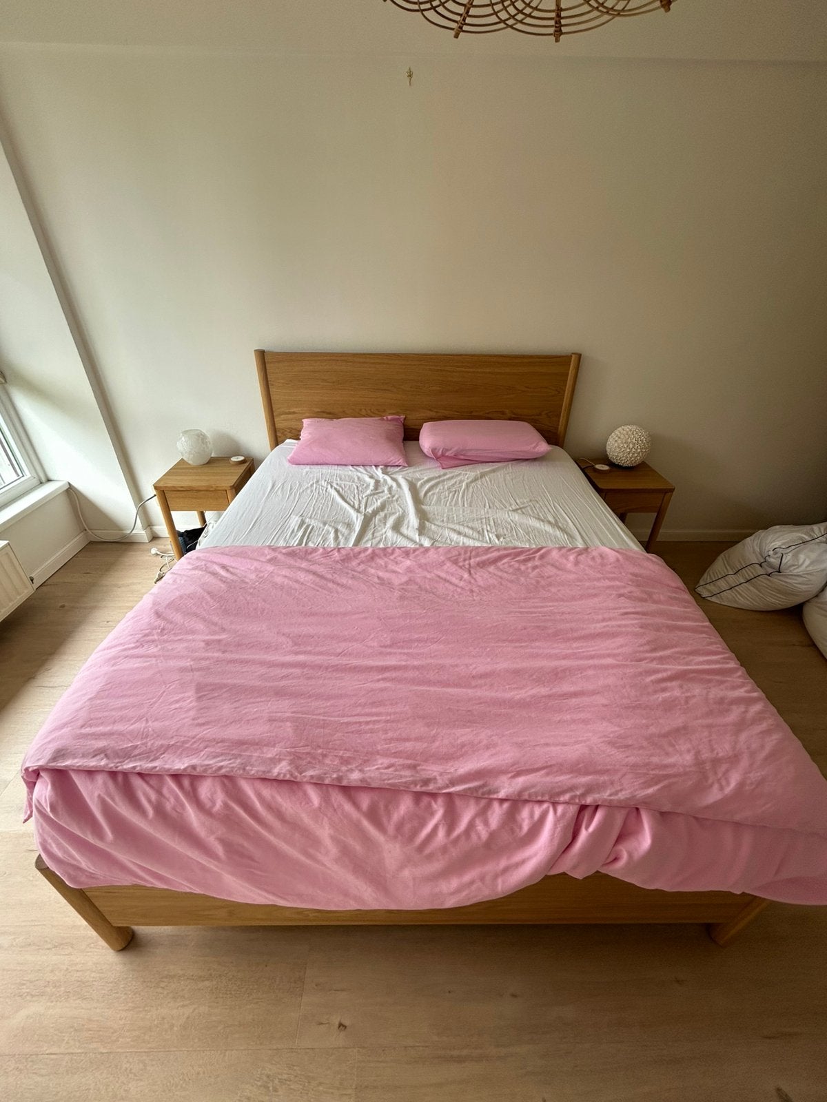 Bed met nachtkastjes Ikea Tonstad en Emma-matras, Ophalen, Japandi, Tweepersoons, Zo goed als nieuw