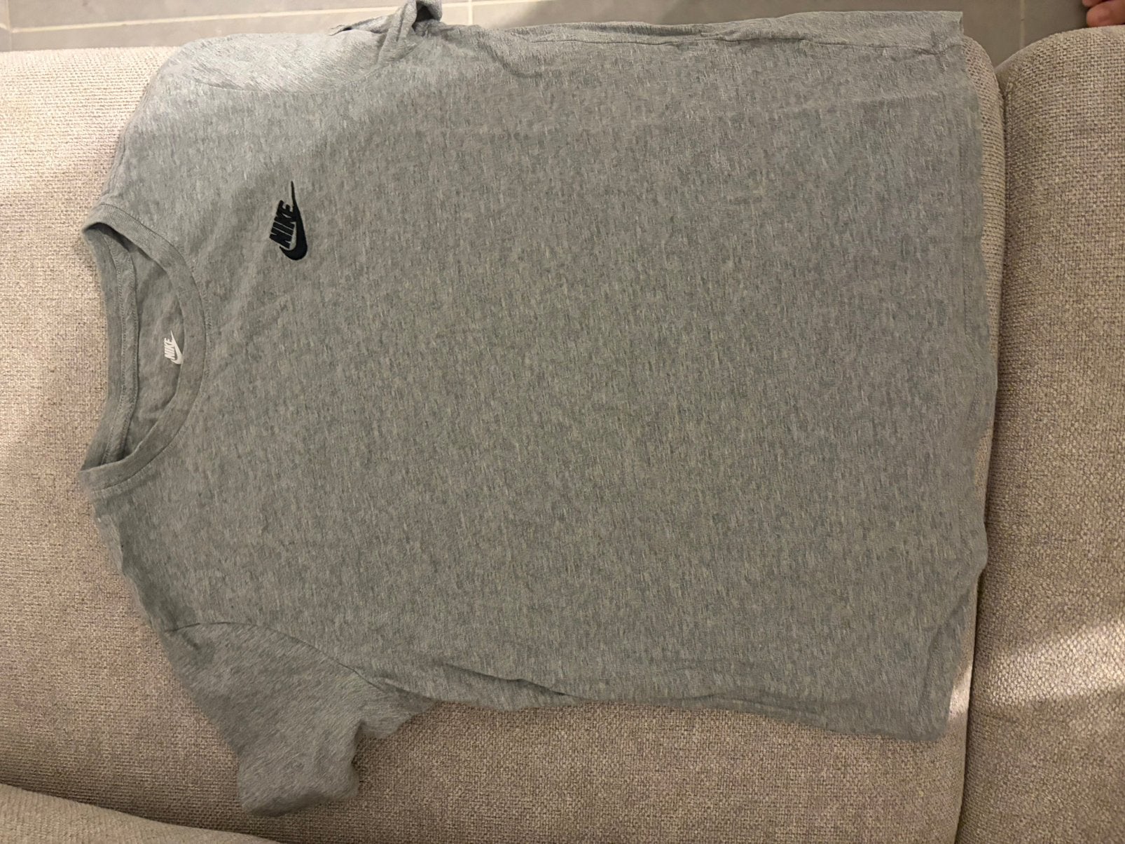 Grijze nike t-shirt, Maat 38/40 (M), Verzenden, Zo goed als nieuw, Korte mouw