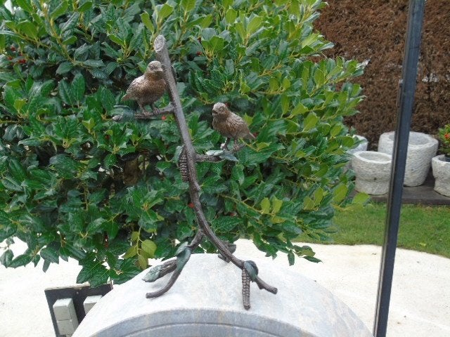 oiseau ( 2 ) en bronze sur branche en hauteur ., Jardin & Terrasse, Enlèvement ou Envoi, Neuf