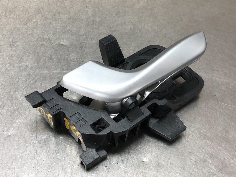 PORTIERGREEP BUITEN LINKS VOOR Stonic (YB) (|82613H8500|), Gebruikt, Voor, Kia