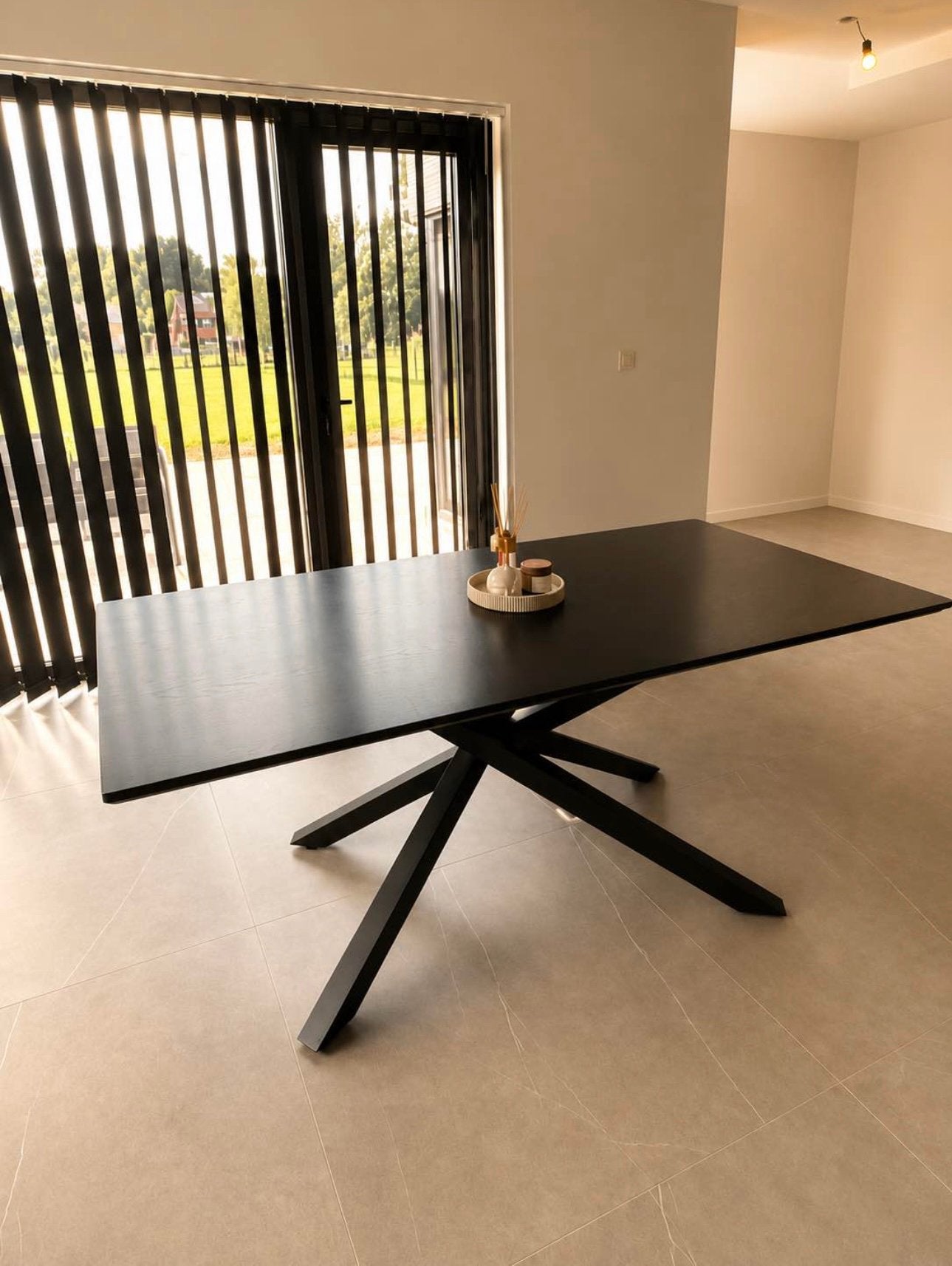 Table à manger 180 x 90 cm – Pied étoile – 6 à 8 personnes, Enlèvement, Comme neuf, Métal