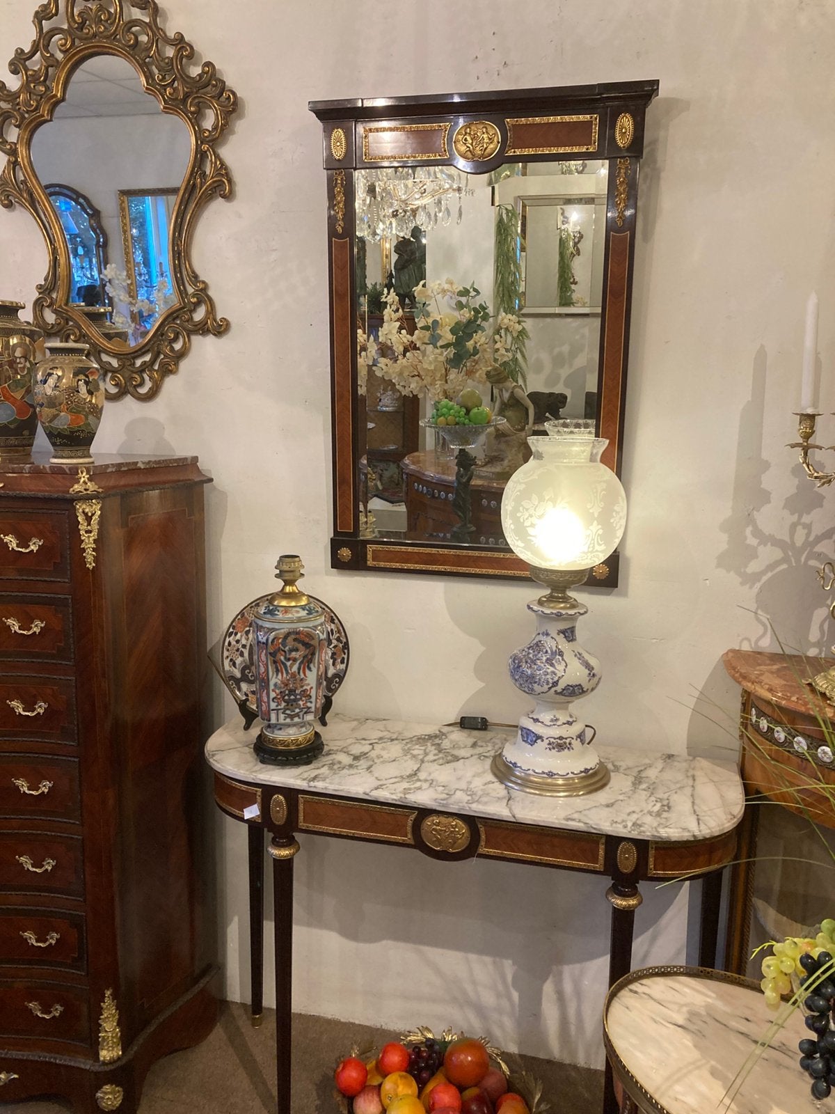 Antieke spiegel met console met bronzen plaquettes, Antiek en Kunst, Ophalen