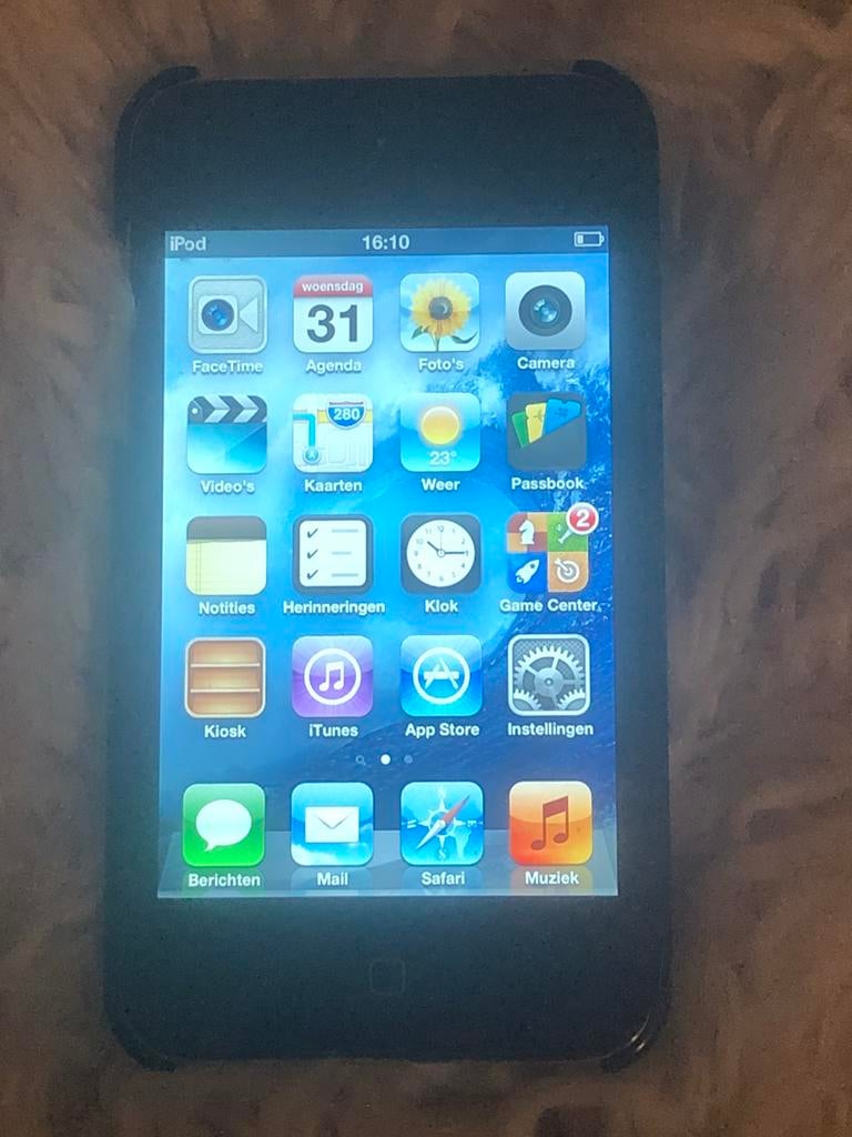 Ipod Silver 32GB, Audio, Tv en Foto, Mp3-spelers | Apple iPod, Ophalen of Verzenden, Zo goed als nieuw, Zilver, 20 tot 40 GB