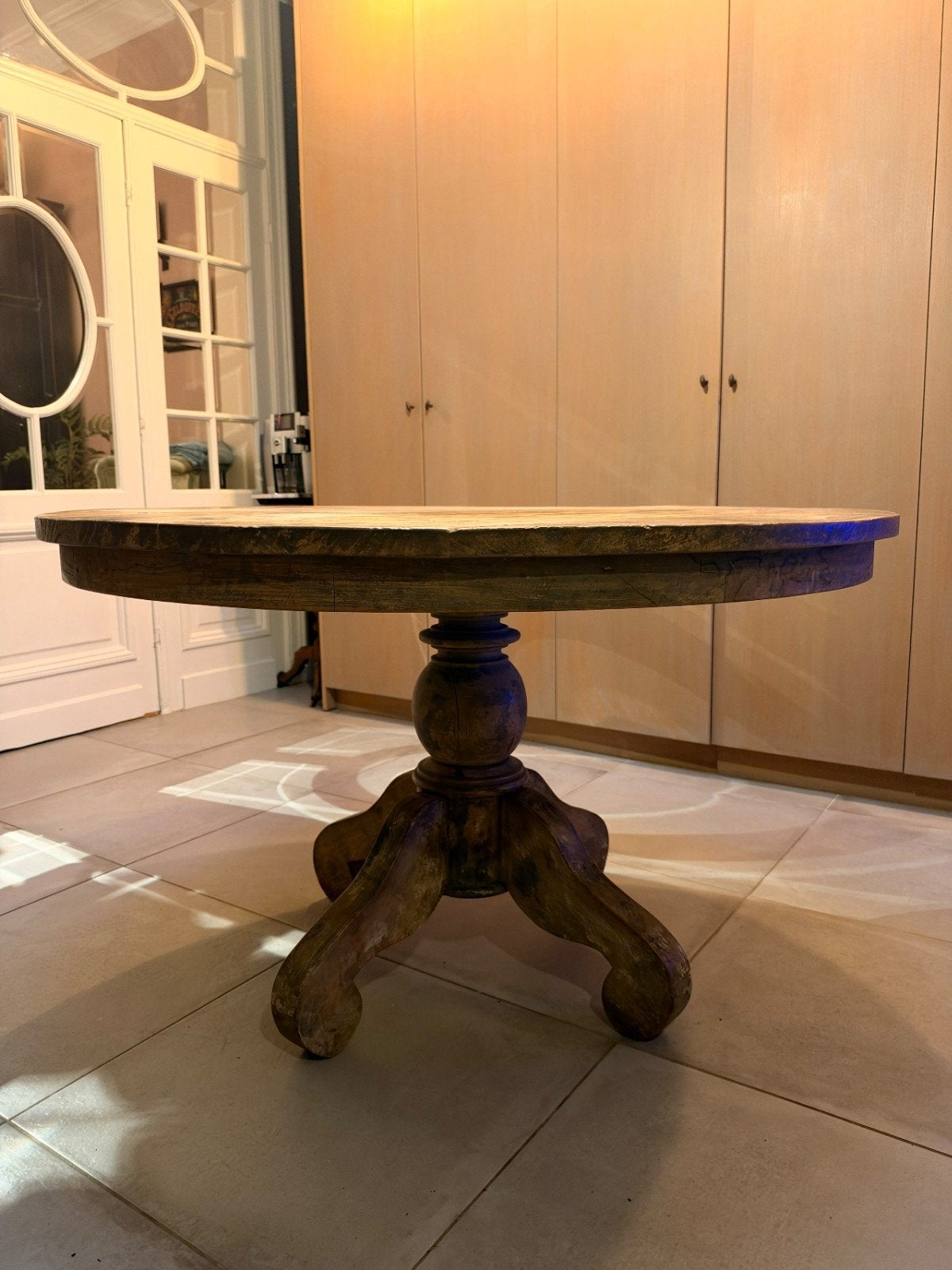 Op maat gemaakte Hoffz eettafel, Enlèvement