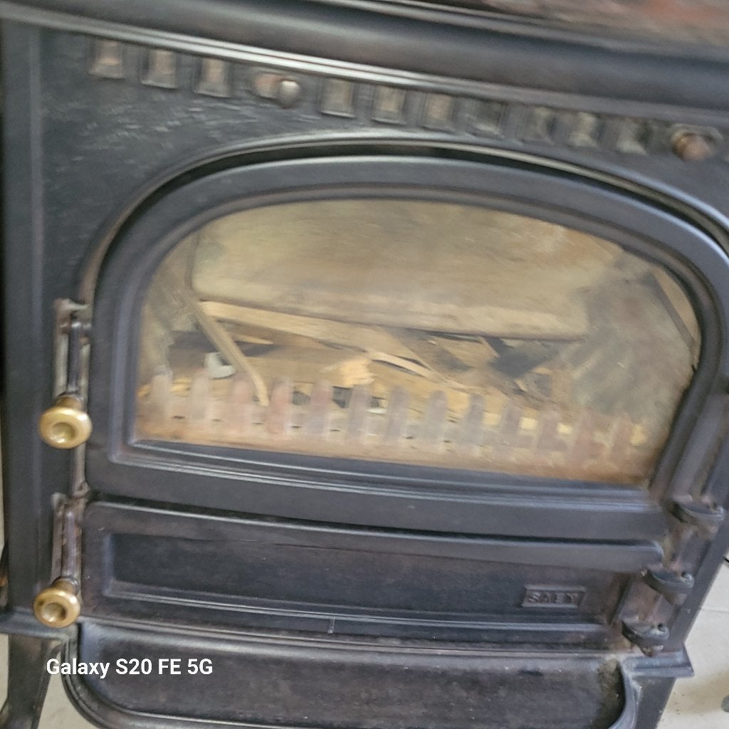 Foyer à charbon et bois en fonte, Enlèvement, Utilisé
