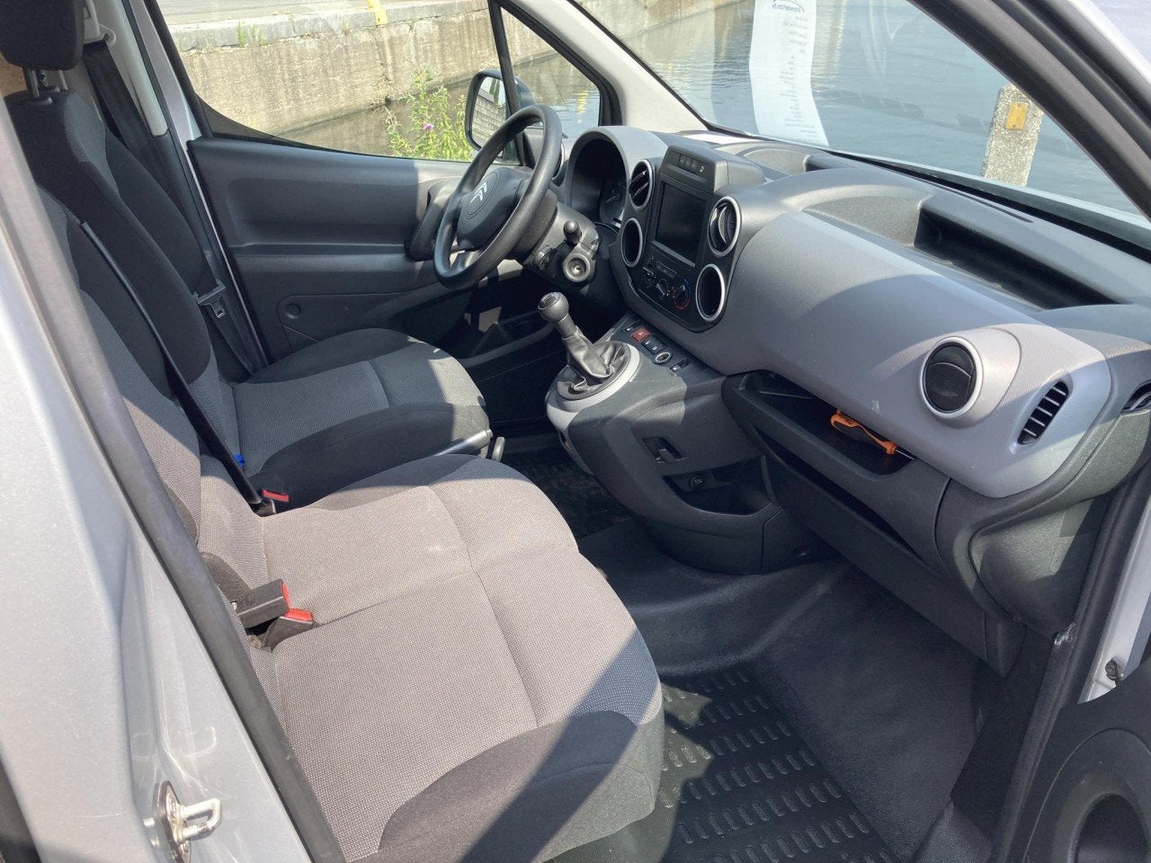 Citroën Berlingo (année de construction 2018), Argent ou Gris, Achat, Euro 6, Entreprise