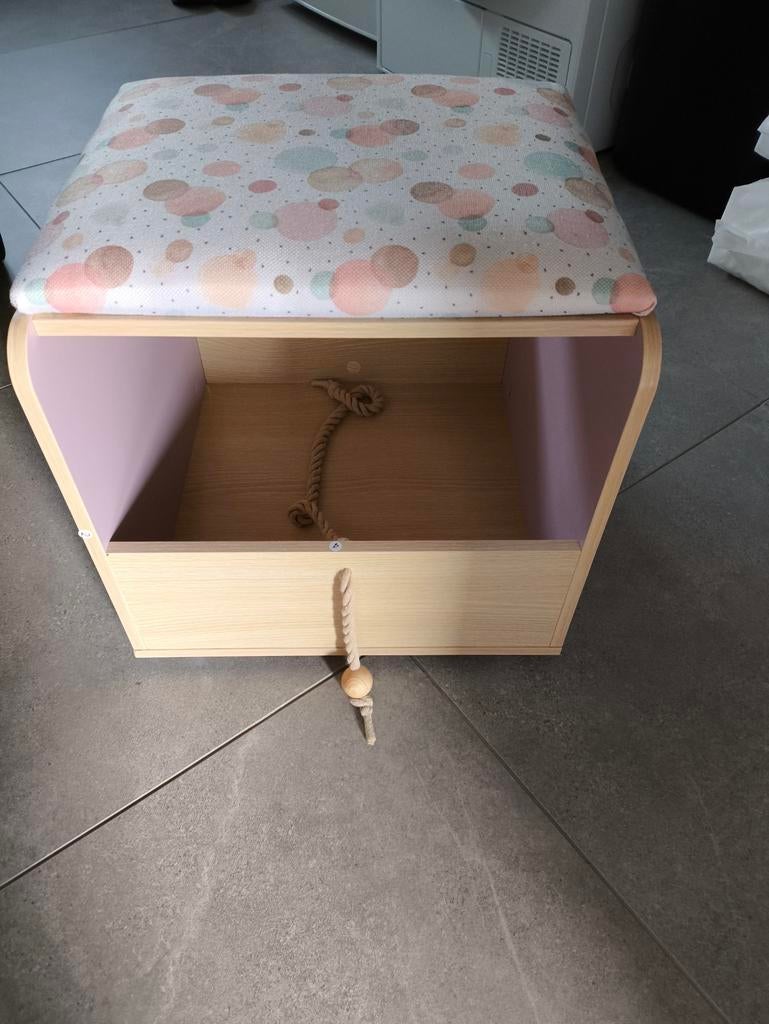 Zitbankje/boekenrekje op wieltjes kids, Enlèvement, Neuf, Bois