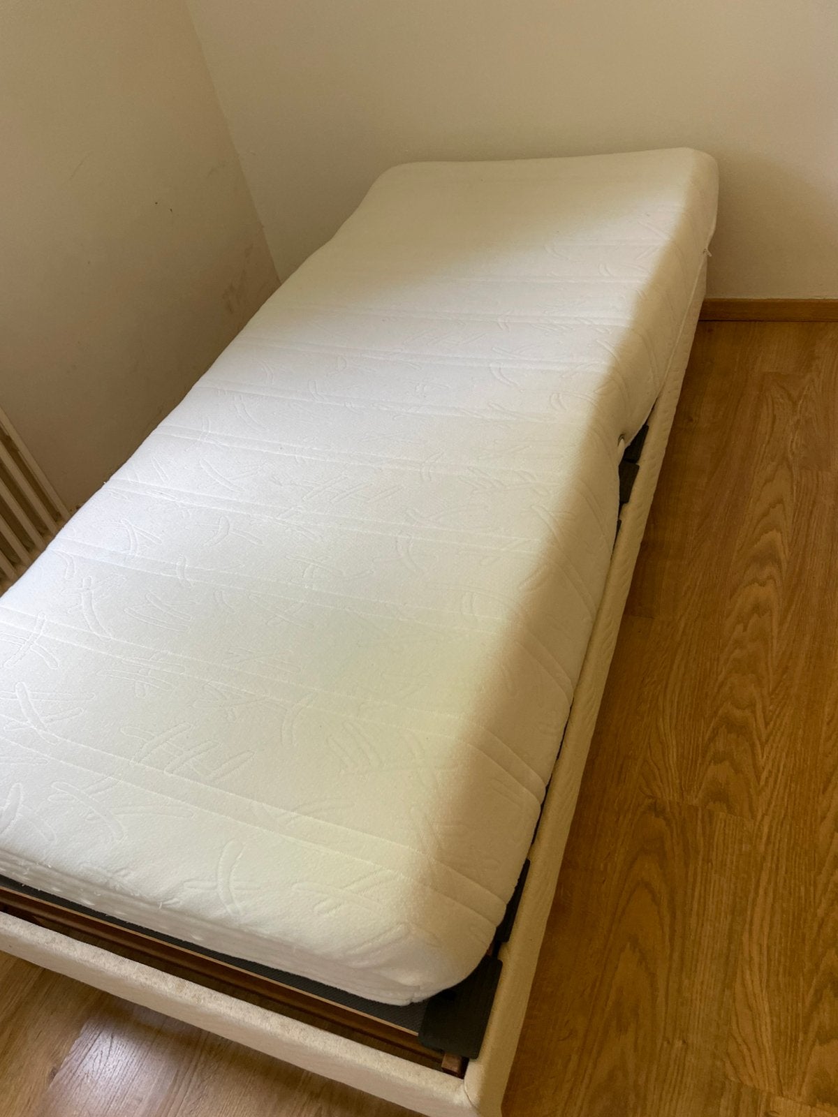 Lit avec matelas 1 personne, Enlèvement, Utilisé, Une personne, 90 cm
