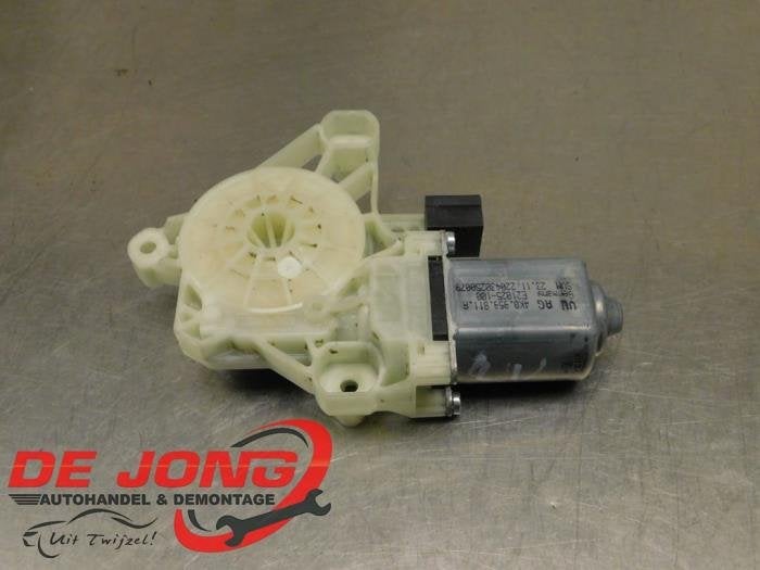 Moteur de vitre portière d'un Audi Q4, -, 3 mois de garantie, Audi, Utilisé