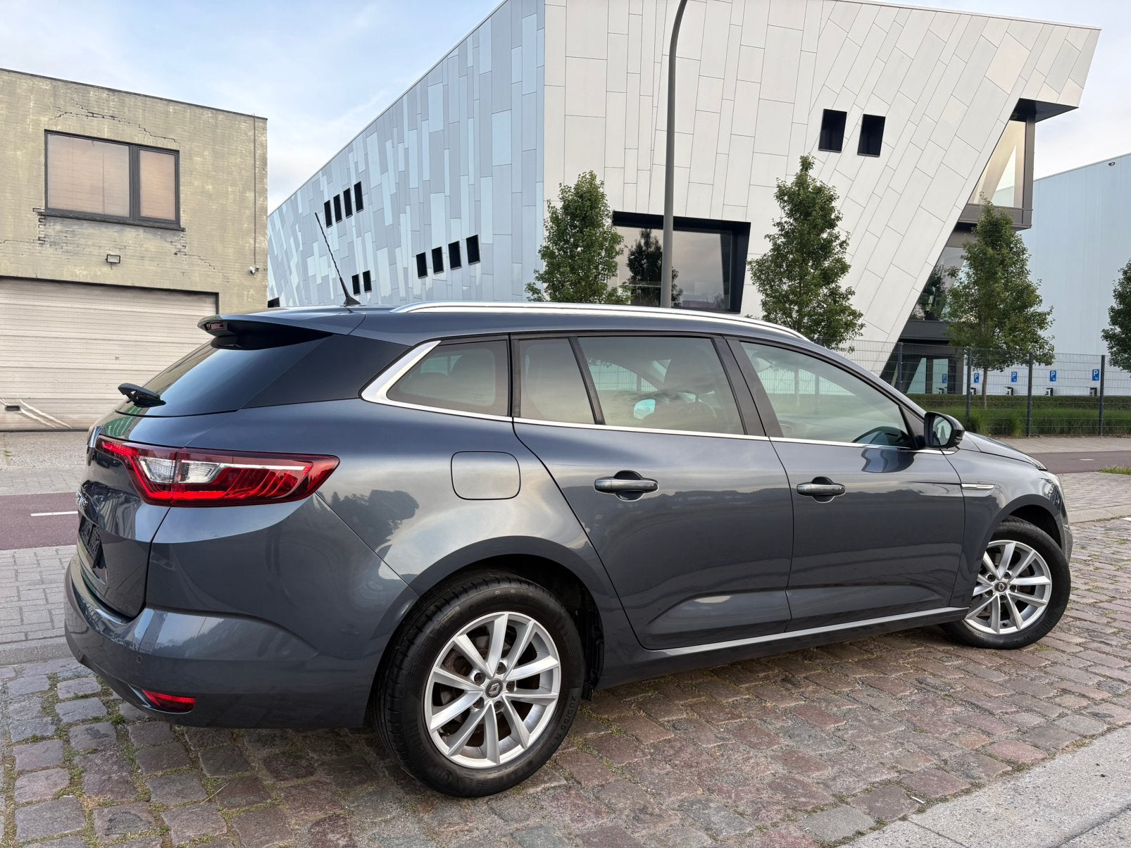 Renault Megane | 12 M Garantie | 2018 | Benzine | 79 Dkm |, Stof, 5 deurs, 97 kW, 122 g/km