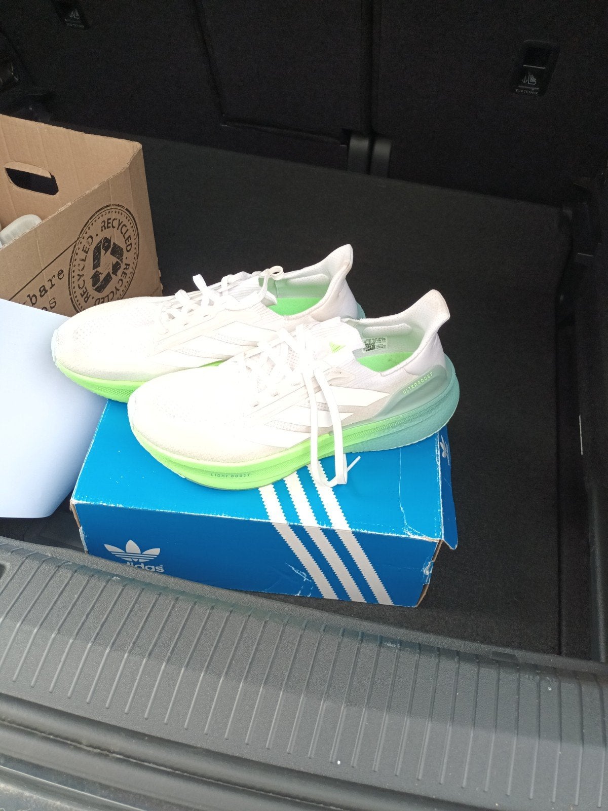 Basket runing Adidas ultraboost 5 blanc taille 44, Sport en Fitness, Loopsport en Atletiek, Adidas