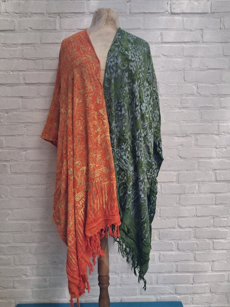 set van 2 kleurrijke sjaals, Kleding | Dames, Mutsen, Sjaals en Handschoenen, Ophalen of Verzenden, Gedragen, Sjaal