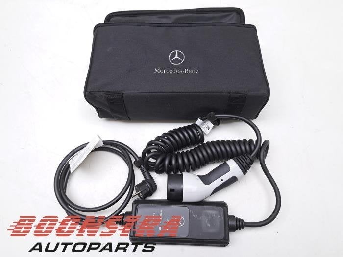 Oplaadkabel elektrische auto van een Mercedes EQA (EQA 21-), Gebruikt, -, Ophalen of Verzenden, -