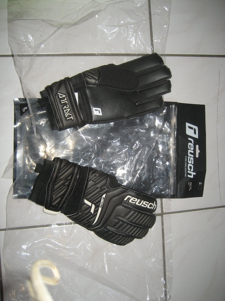 Nieuwe REUSCH keepershandschoenen T7.5, Sport en Fitness, Ophalen of Verzenden, Nieuw, Handschoenen