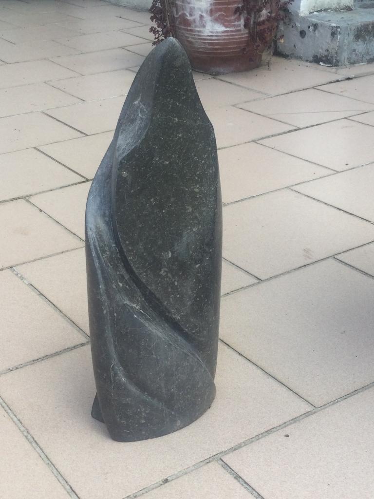 Sculpture pierre bleu "Maternité", Enlèvement