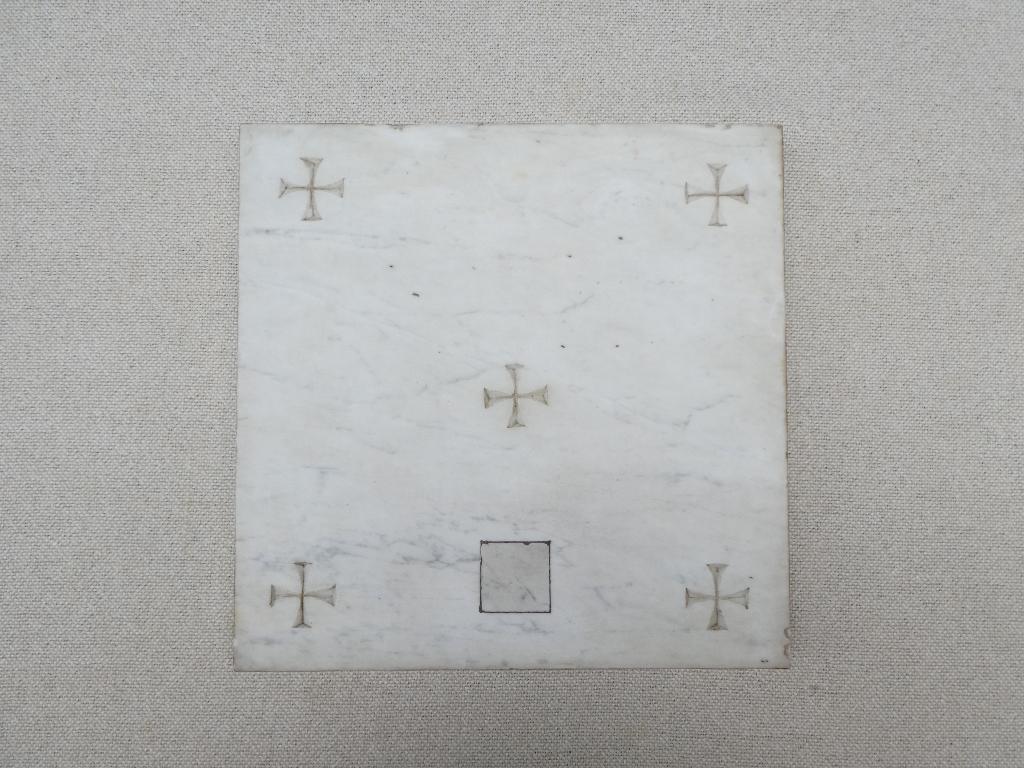 Grote altaarsteen in witte marmer en andere items, Antiek en Kunst, Ophalen