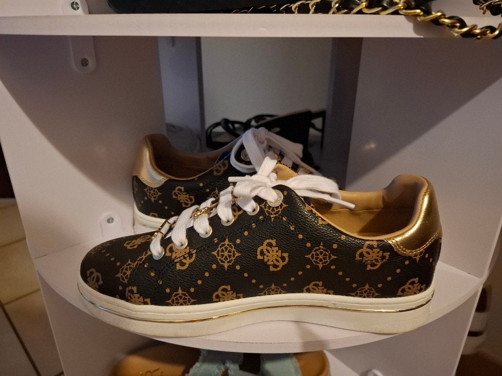 Schoenen, Ophalen, Guess, Bruin, Zo goed als nieuw