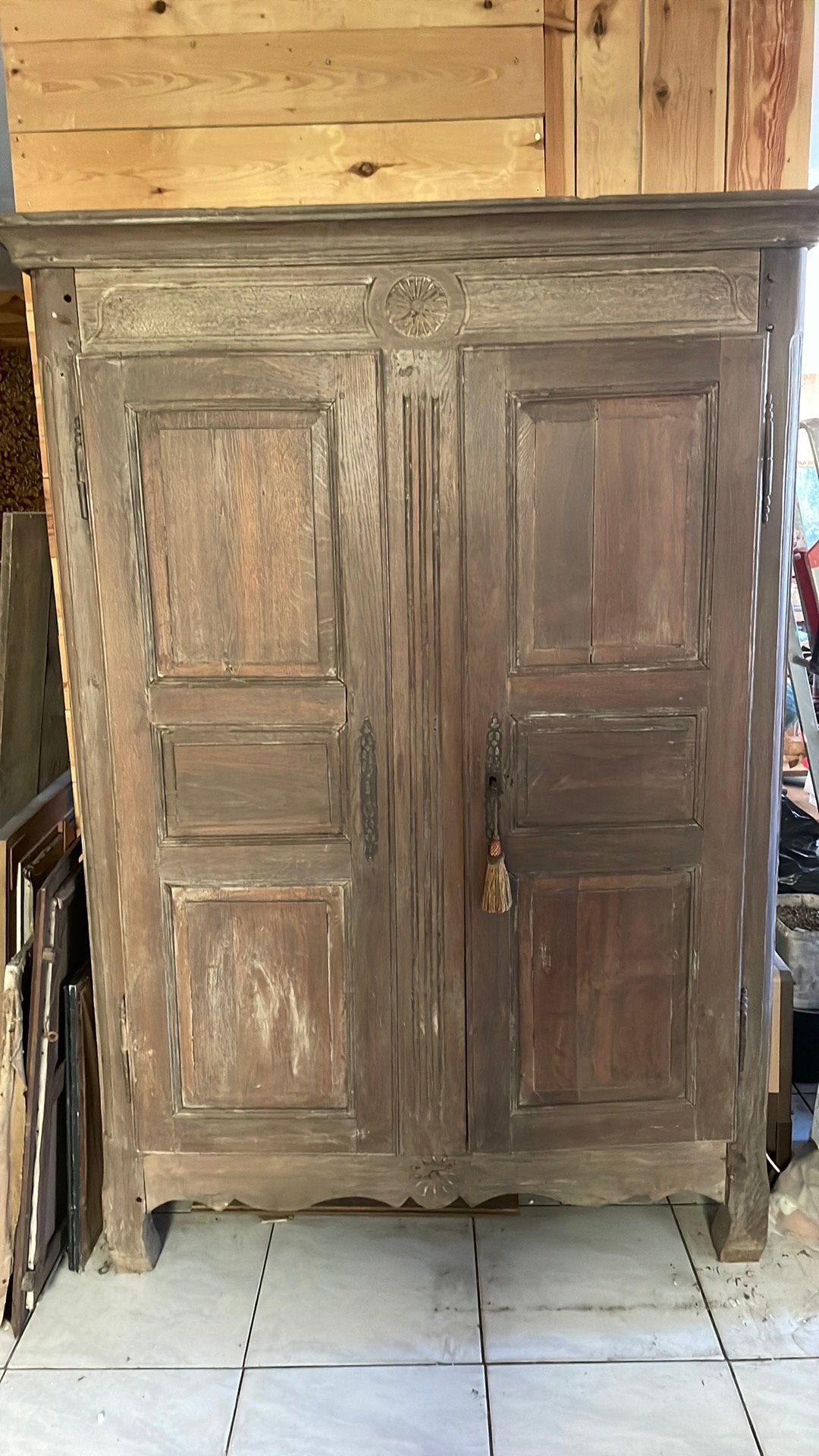 Kast omstreeks 1800, Ophalen