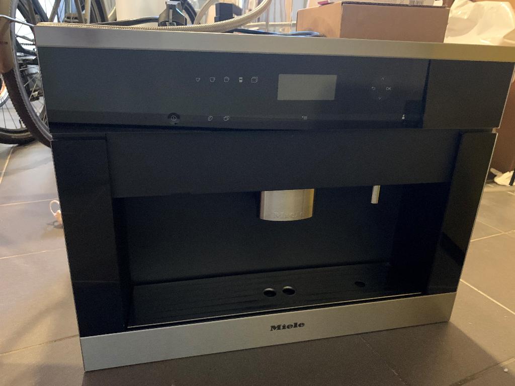 Miele inbouw koffiezet met melkkannetje, Elektronische apparatuur, Koffiezetapparaten, Ophalen, Gebruikt, Koffiemachine, Koffiebonen