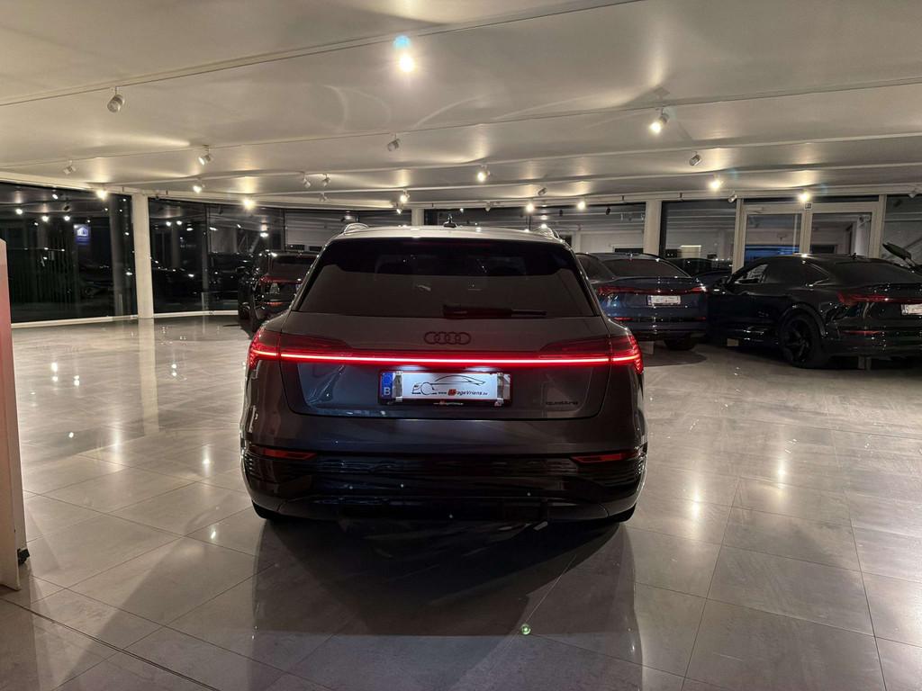 Audi Q8 e-tron SOLD BIJ GARAGE VRIENS YVES BV! (bj 2023), Auto's, Automaat, Gebruikt, Zwart, 340 pk