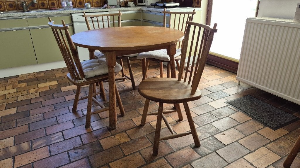 Table vintage en chêne, années 1950, avec 5 chaises Windsor, Maison & Meubles, Tables | Tables à manger, 100 à 150 cm, Cinq personnes ou plus