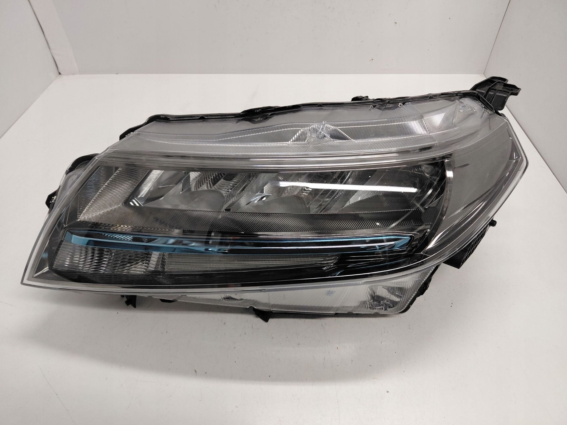 Feu arri re gauche Suzuki Vitara 100--7R016, Autos : Pièces & Accessoires, Info@suzuki.co.jp, Takatsuka-cho, Chuo-ku 300
432-8611  Hamamatsu