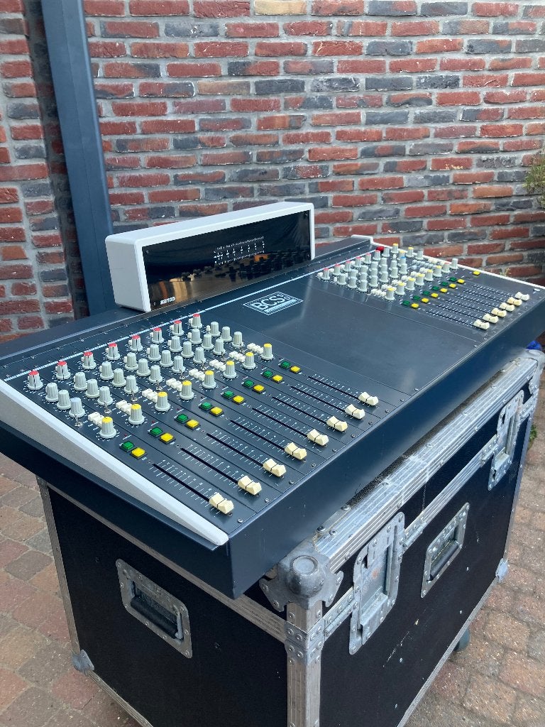 Dateq broadcast mengpaneel BSC 50 met klein materiaal, Ophalen, Gebruikt, 10 tot 20 kanalen, Microfooningang