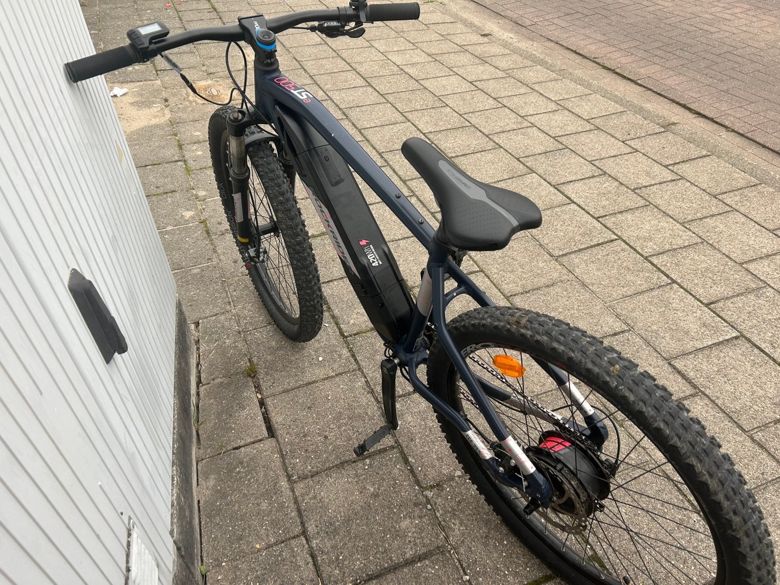 Rockrider est 500, Fietsen en Brommers, Elektrische fietsen, Ophalen, Zo goed als nieuw