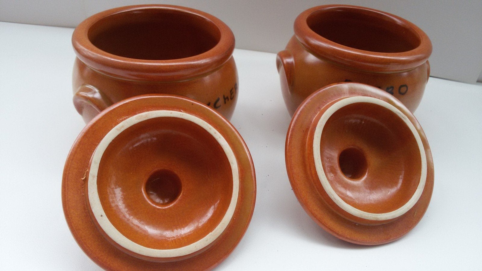 2 geglazuurde terracottapotjes met deksel. H: 13 cm, Ophalen of Verzenden, Nieuw, Aardewerk