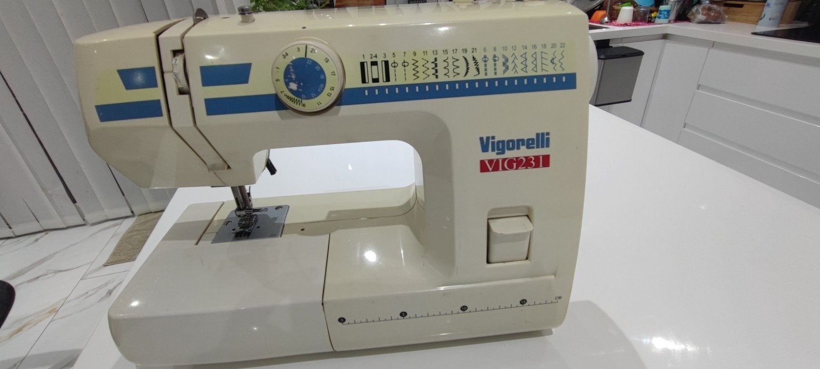 Machine à coudre Vigorelli, Hobby & Loisirs créatifs, Machines à coudre & Accessoires, Enlèvement, Machine à coudre