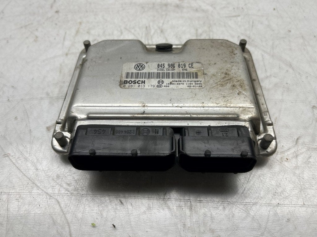 CALCULATEUR MOTEUR ECU Skoda Fabia II Combi (|045906019CE|), Utilisé, Info@skoda-auto.de, Skoda, Max-Planck-Straße  3-5
64331  Weiterstadt, DE