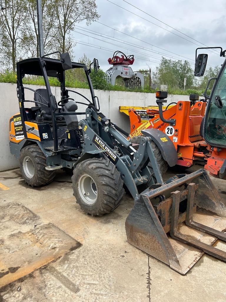 Kniklader Giant G2700HD, Ophalen, Wiellader of Shovel