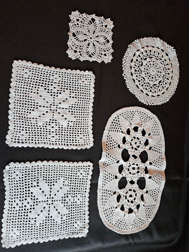 Set 5 Handgehaakte Onderzetters - Wit Kantwerk, Antiek en Kunst, Ophalen