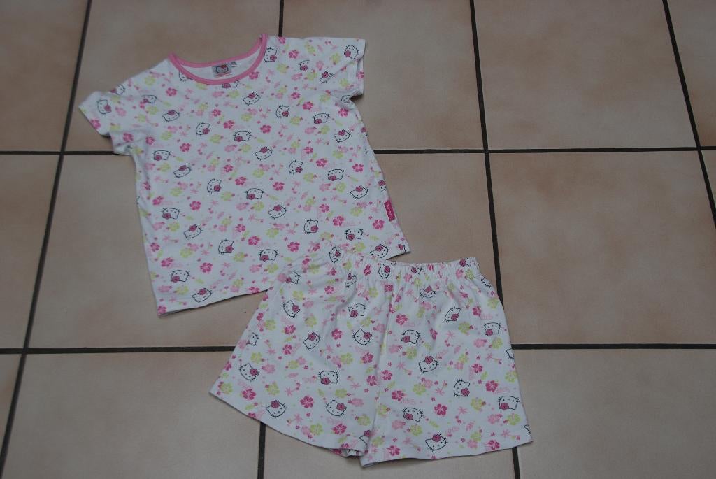 Korte pyjama „Hello Kitty” in wit katoen T128cm of 7/8A, Nacht- of Onderkleding, Meisje, Ophalen of Verzenden, Zo goed als nieuw