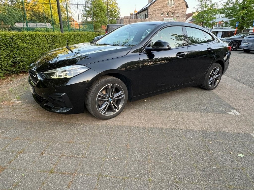 BMW 218i 2022 – 1ste eigenaar – Altijd BMW onderhouden, Auto's, Stof, Zwart, 5 deurs, Particulier