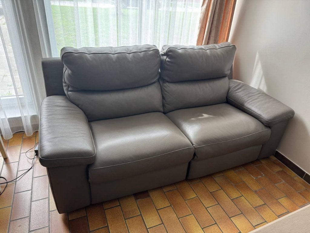 Grijze italiaanse leder zetel set, Ophalen, Gebruikt, 150 tot 200 cm, Rechte bank