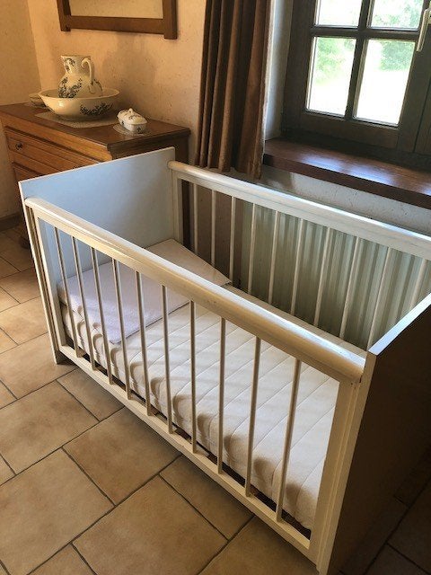 Lit cage enfant avec matelas, couette et parures, Enfants & Bébés, Enlèvement, Comme neuf, Matelas