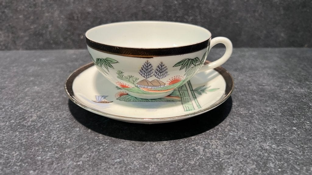 Tasse et soucoupe Soko China en porcelaine, Antiquités & Art, Enlèvement