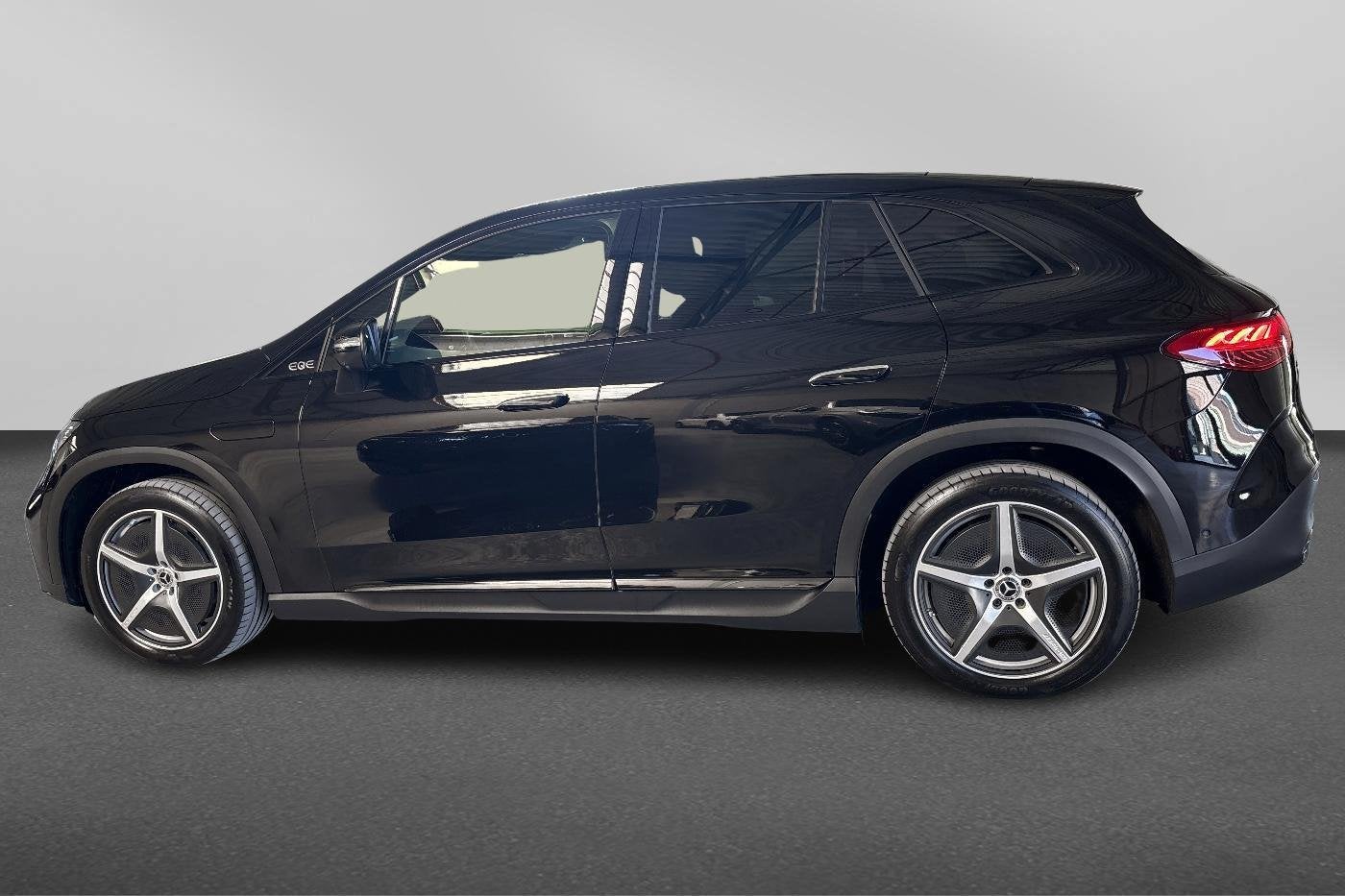Mercedes-Benz EQE SUV 350+ AMG Line, Auto's, Automaat, Zwart, 96 kWh, 5 zetels