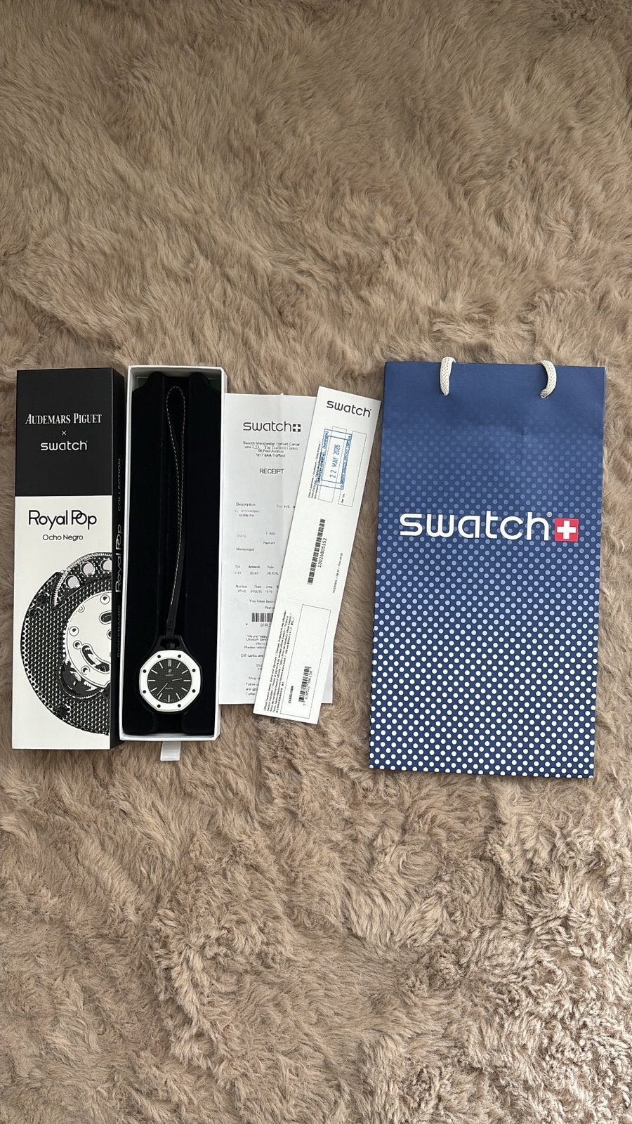 Swatch x Audemars Piguet Royal Oak “Ocho Negro”, Handtassen en Accessoires, Horloges | Heren, Ophalen of Verzenden, Nieuw, Polshorloge
