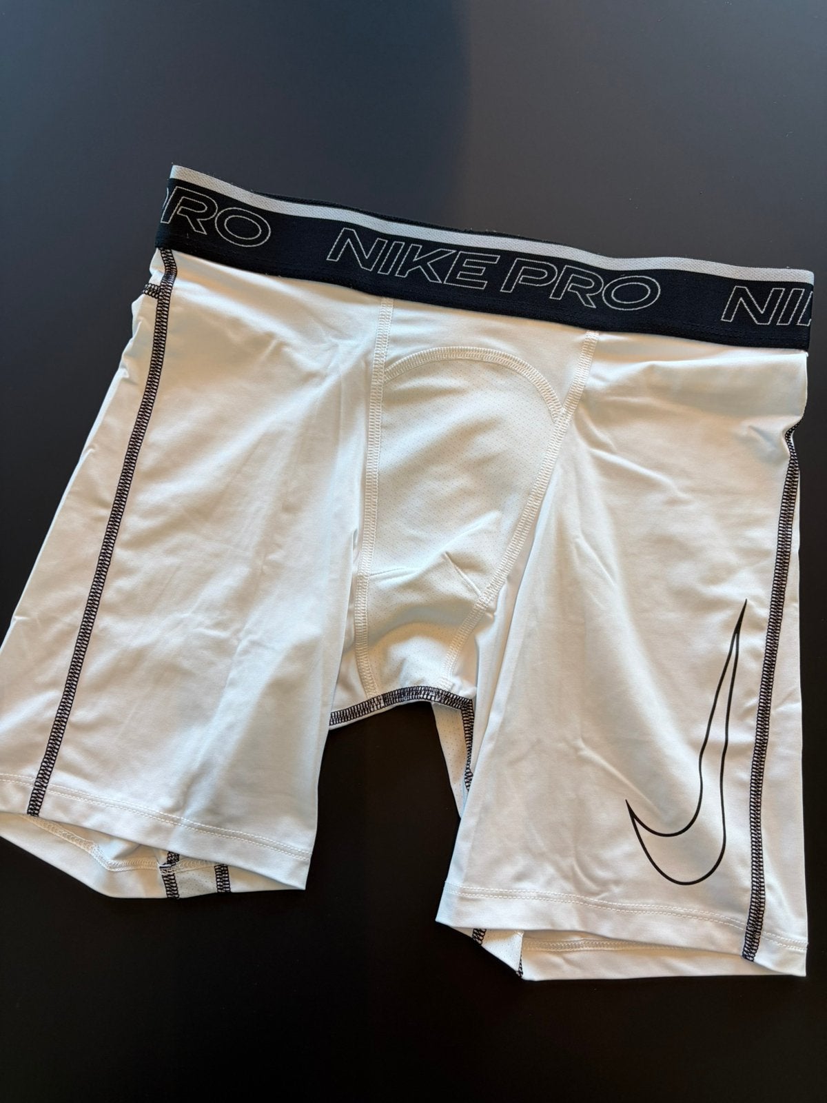 Shorts de sport Nike Pro, Général, Comme neuf, Blanc, Taille 48/50 (M)